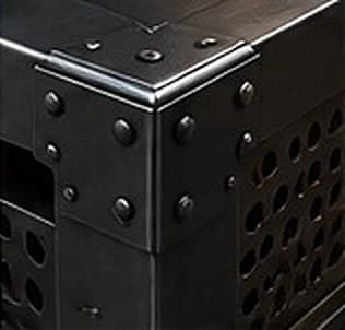 Iron Vault köşe detayı